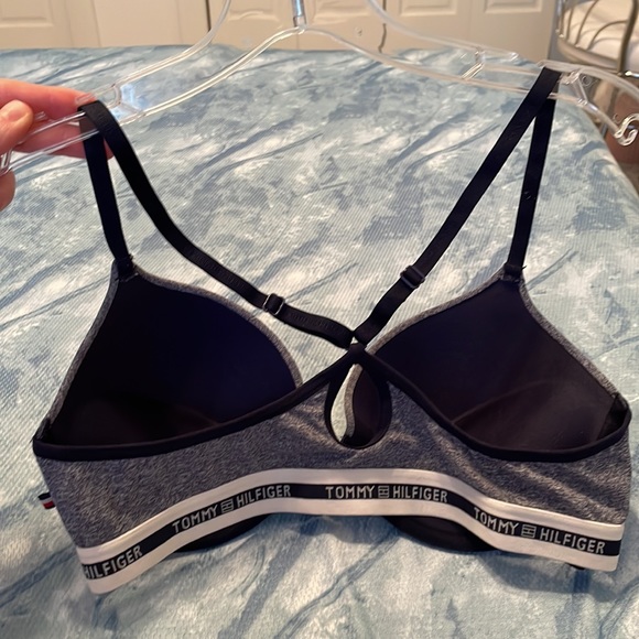 Tommy Hilfiger micro push-up front closure bra with keyhole detail in back 36C - Picture 2 of 6